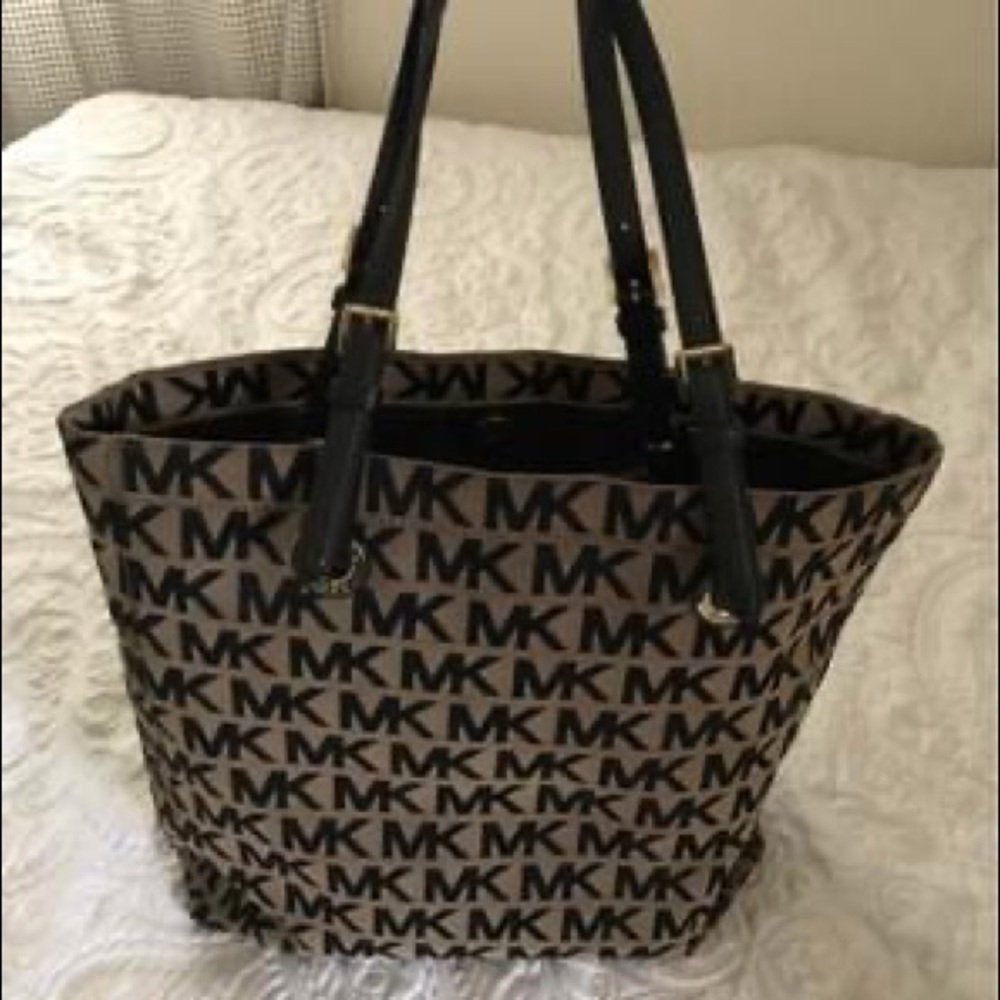 MK purse